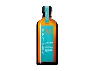 A tied FEMMENORDIC's choice in the Moroccan Oil vs OUAI hair oil comparison, Moroccanoil treatment