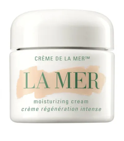 A close second in the La Mer vs Augustinus Bader moisturizer comparison, Crème de la Mer by La Mer